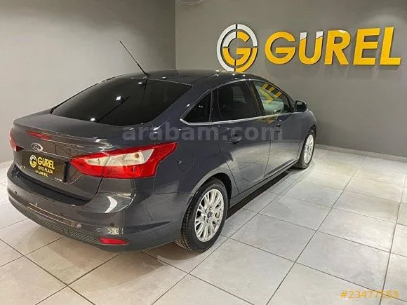 Ford Focus 1.6 Ti-VCT Titanium Image 3